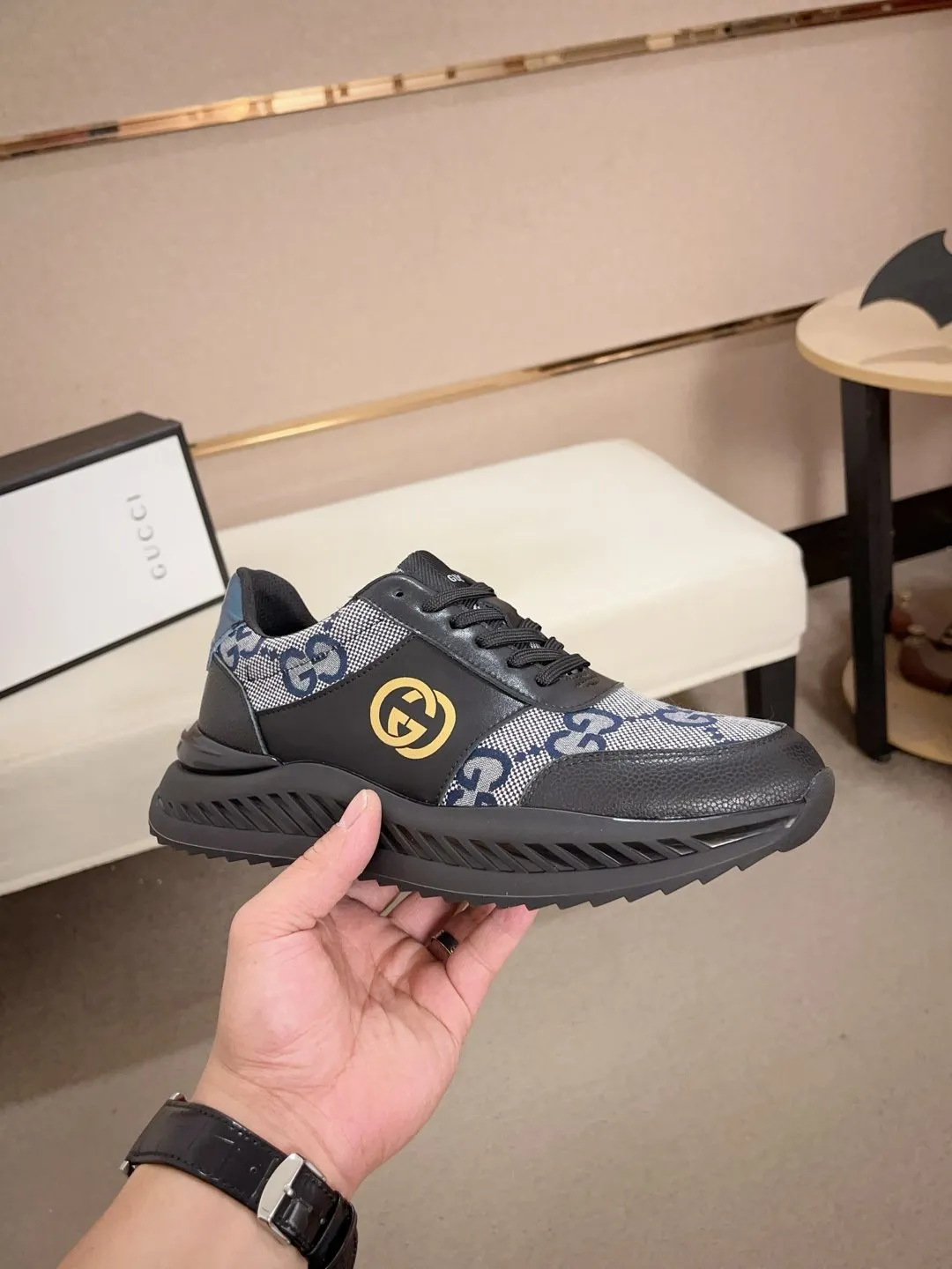 Men's men's shoes💰 462💰🇮🇹🇮🇹GUCCI🔍🔍new models are on sale at the same time at the counter. The uppers🇮🇹 are made of top-grain cowhide imported from Italy. Fully imported genuine leather lining 💪💪, completely 1⃣️ to 1⃣️ replica 🇮🇹💪💪, ⚠ sole: original sole provided by the original factory, exclusive movable molded sole super comfortable, ⚠ original factory follow-up, 🔍🔍 high quality, you can go in and out of the counter at will, welcome to compare⚠. Code number:38-44
